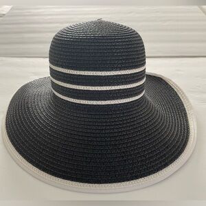 MAGID HAT Black/White Straw (Wide 4” Brim) NWT new! women’s